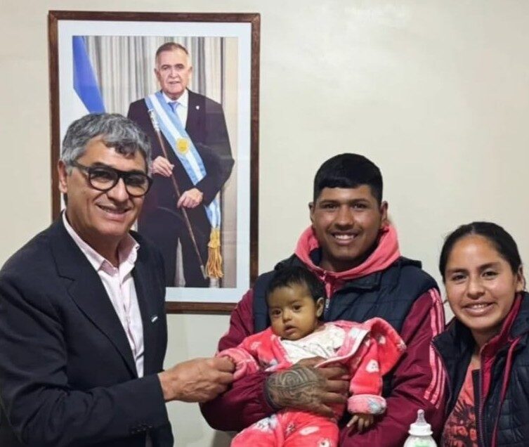 Una esperanza llamada Ainoa: el conmovedor viaje de una familia tucumana por la vida de su hija